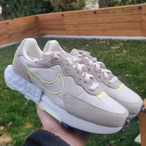 Nike Shoes - New women's Nike react fontanka waffle